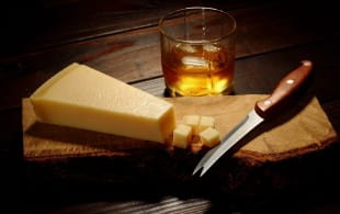 Which foods pair best with whisky?