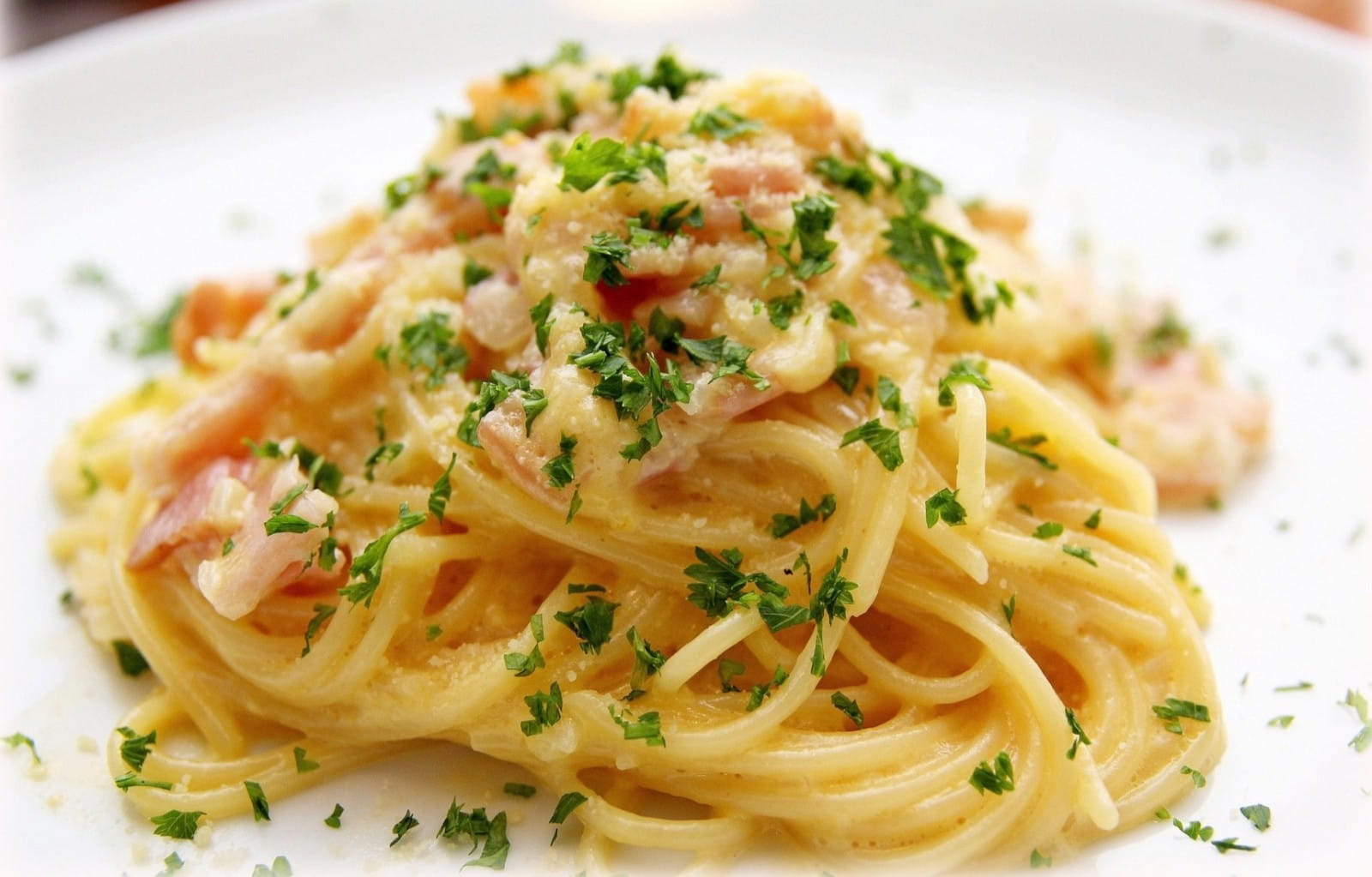 6 of the best wine pairings for spaghetti carbonara 