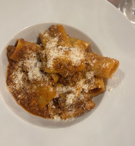 Paccheri con ragù chiantigiano e funghi porcini